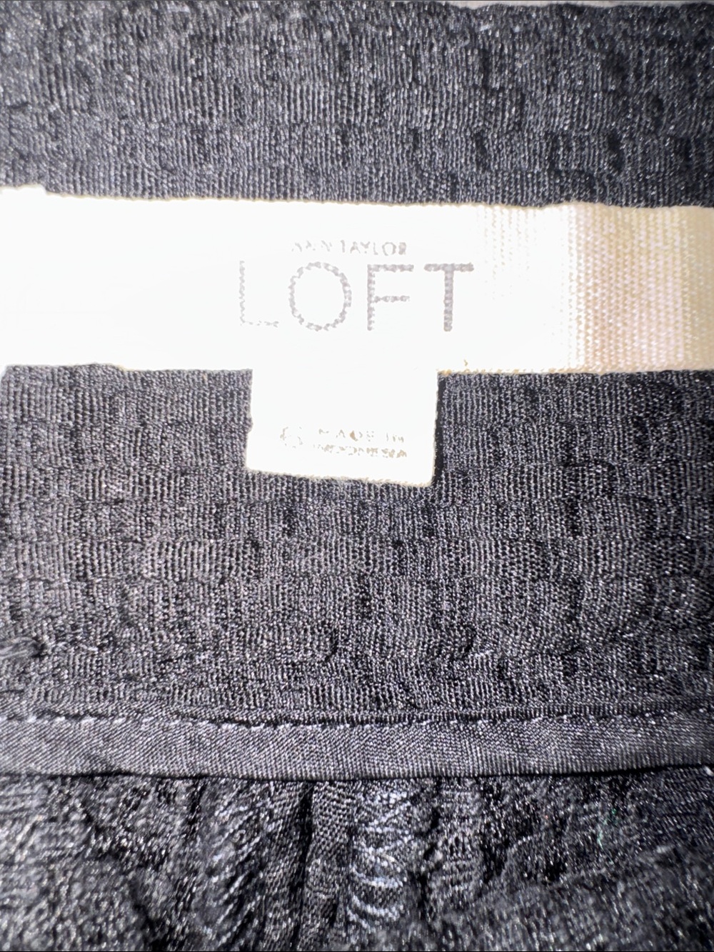 LOFT Black Scallop Hem High-Waist Shorts - Picture 3 of 6